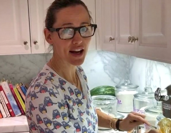Jennifer Garner's ''Pretend Cooking Show'' Will Make You Actually